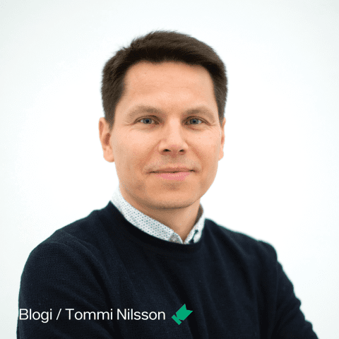 Blogin kirjoittajan, Kuvaston toiminnanjohtaja Tommi Nilssonin kasvokuva.